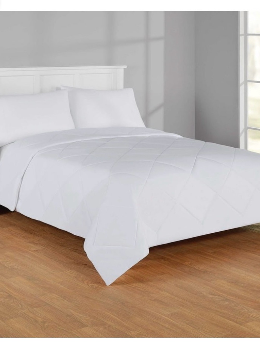 Mainstays Reversible Microfiber Comforter, White, Full/Queen